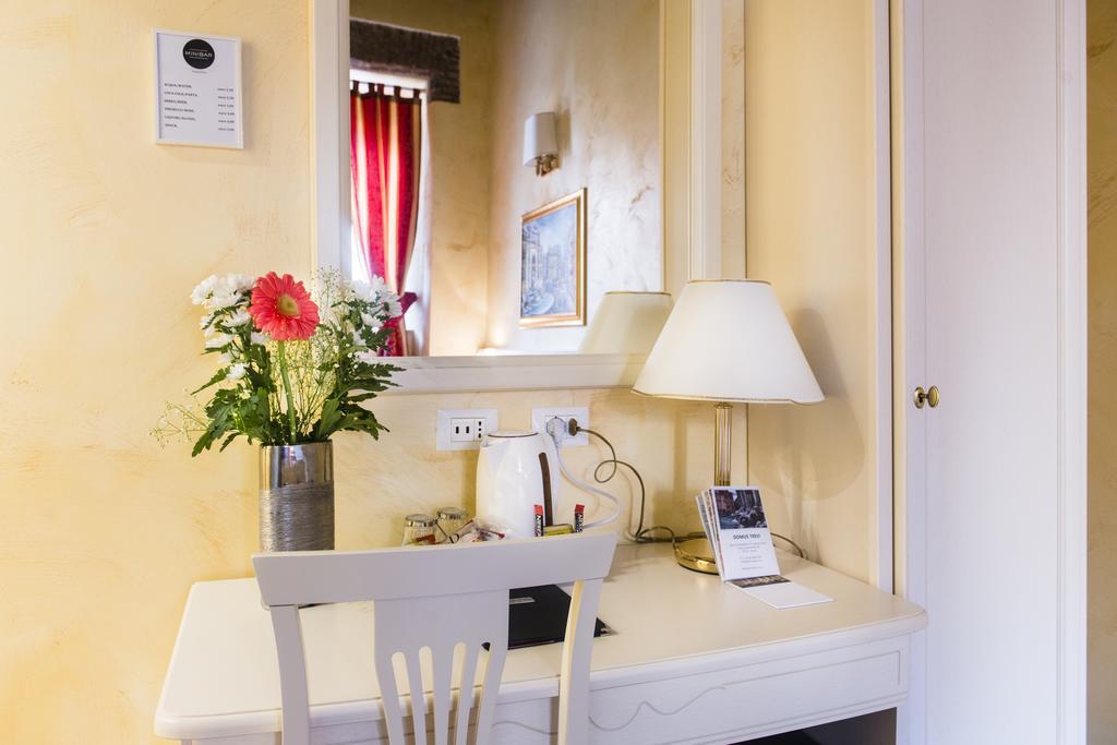 ローマ ドムス トレヴィ Bed & Breakfast エクステリア 写真