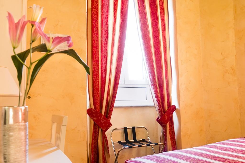 ローマ ドムス トレヴィ Bed & Breakfast エクステリア 写真