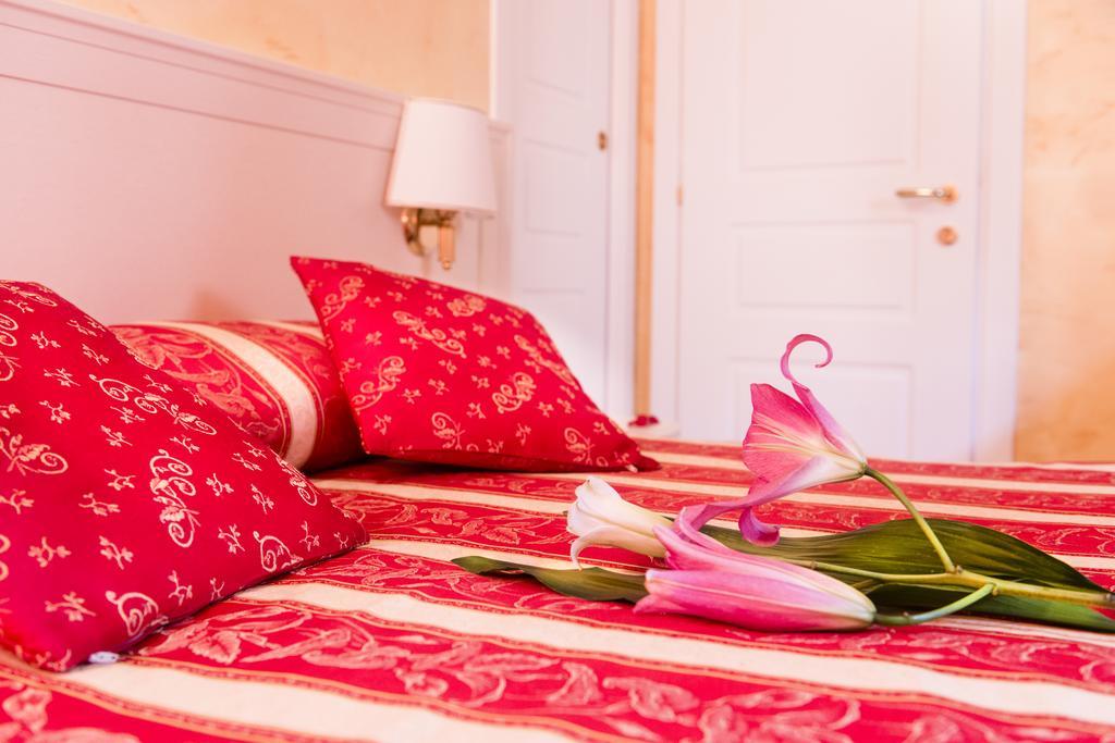 ローマ ドムス トレヴィ Bed & Breakfast エクステリア 写真