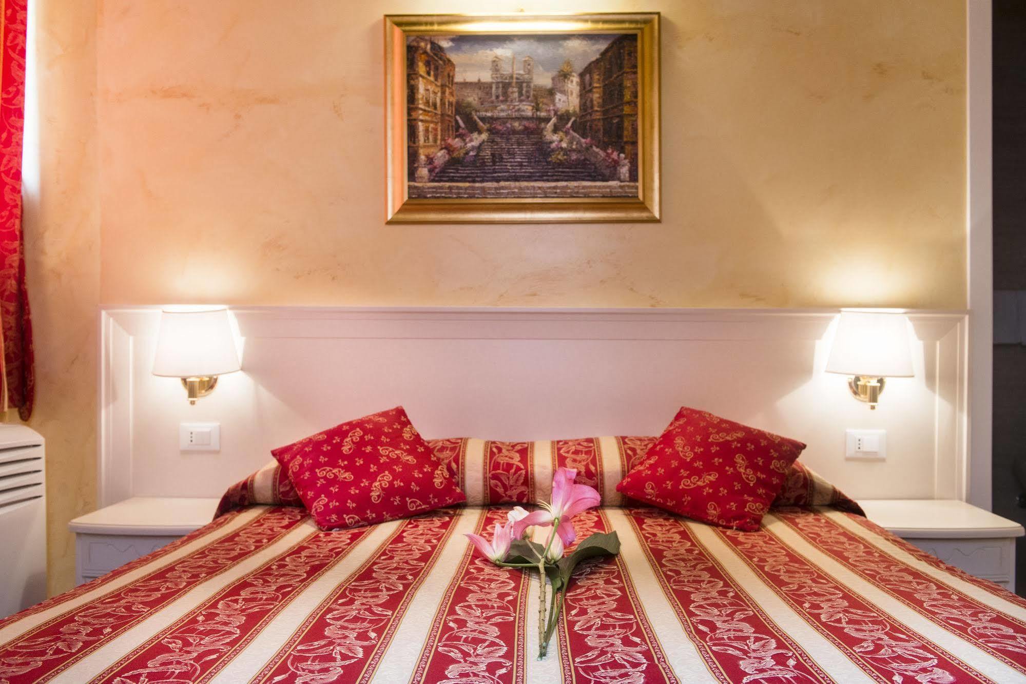ローマ ドムス トレヴィ Bed & Breakfast エクステリア 写真